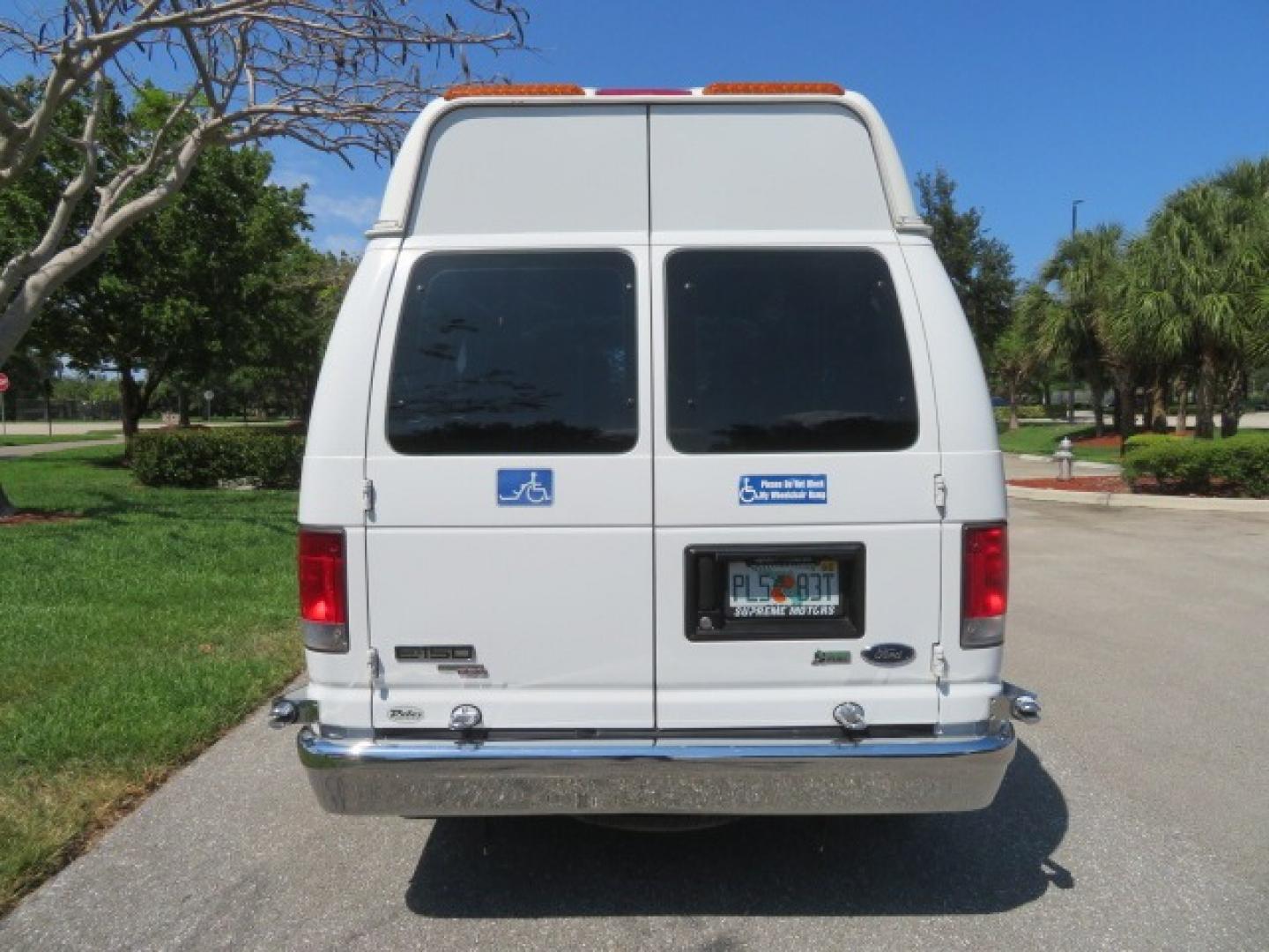 2014 White /Gray Ford E-Series Van (1FTNE1EW1ED) , Automatic transmission, located at 4301 Oak Circle #19, Boca Raton, FL, 33431, (954) 561-2499, 26.388472, -80.084045 - Photo#17